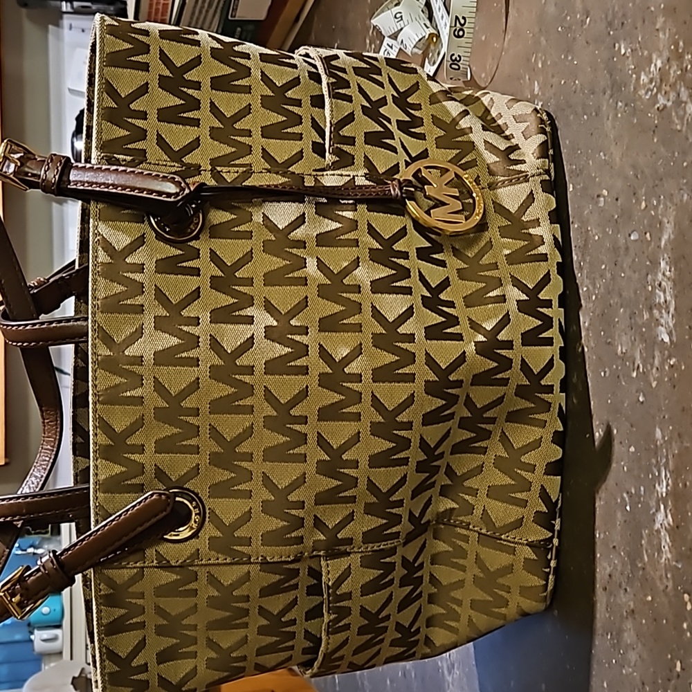 Michael Kors tote